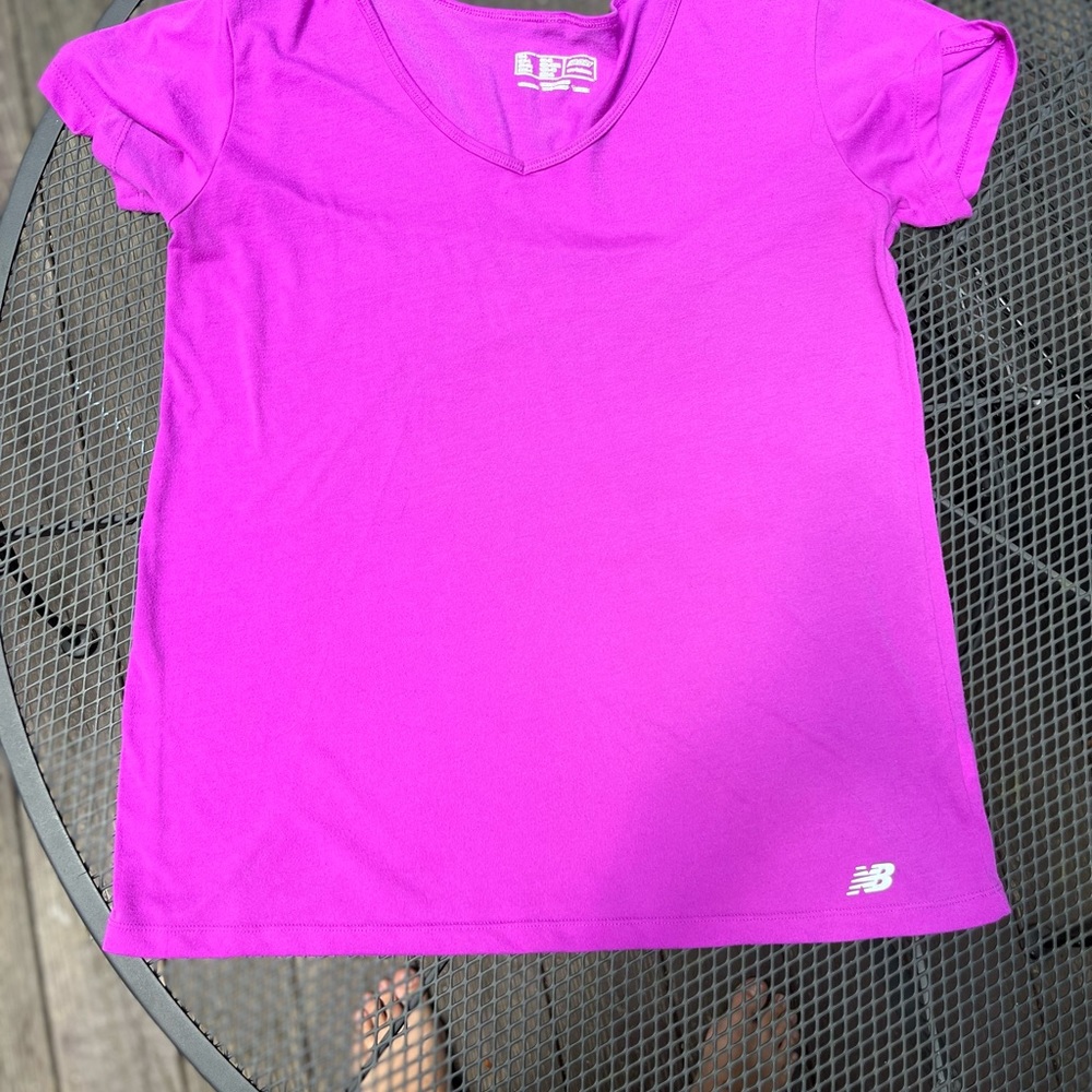 NewBalance Tee - Picture 2 of 3